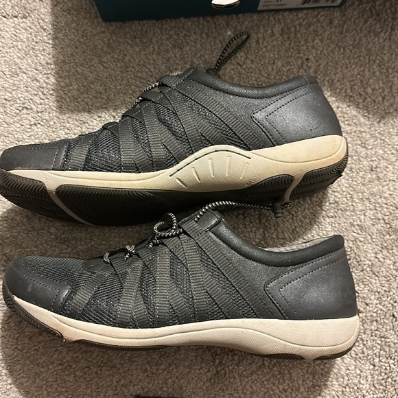 Dansko Honor Suede sneaker - Picture 3 of 5